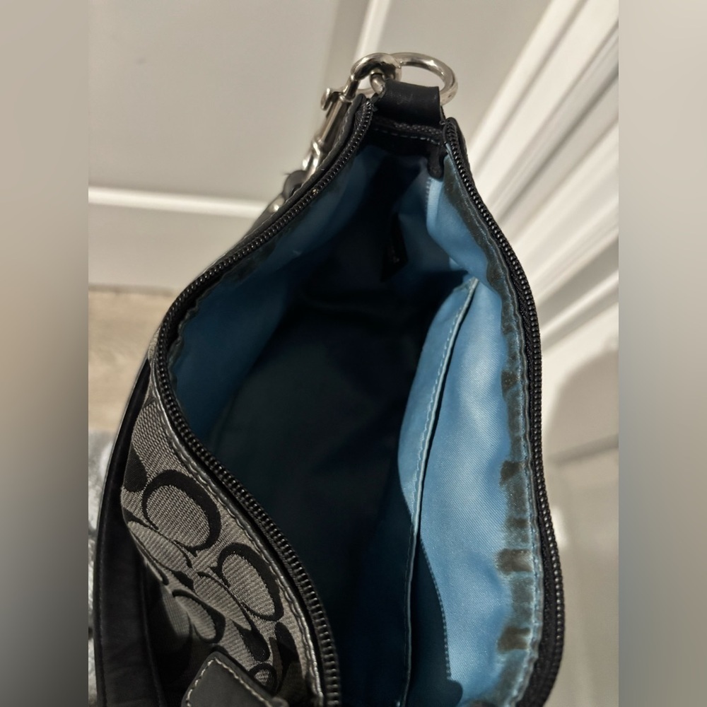 🍎🍎SOLD🍎🍎Coach black signature monogram shoulder bag - Picture 10 of 11